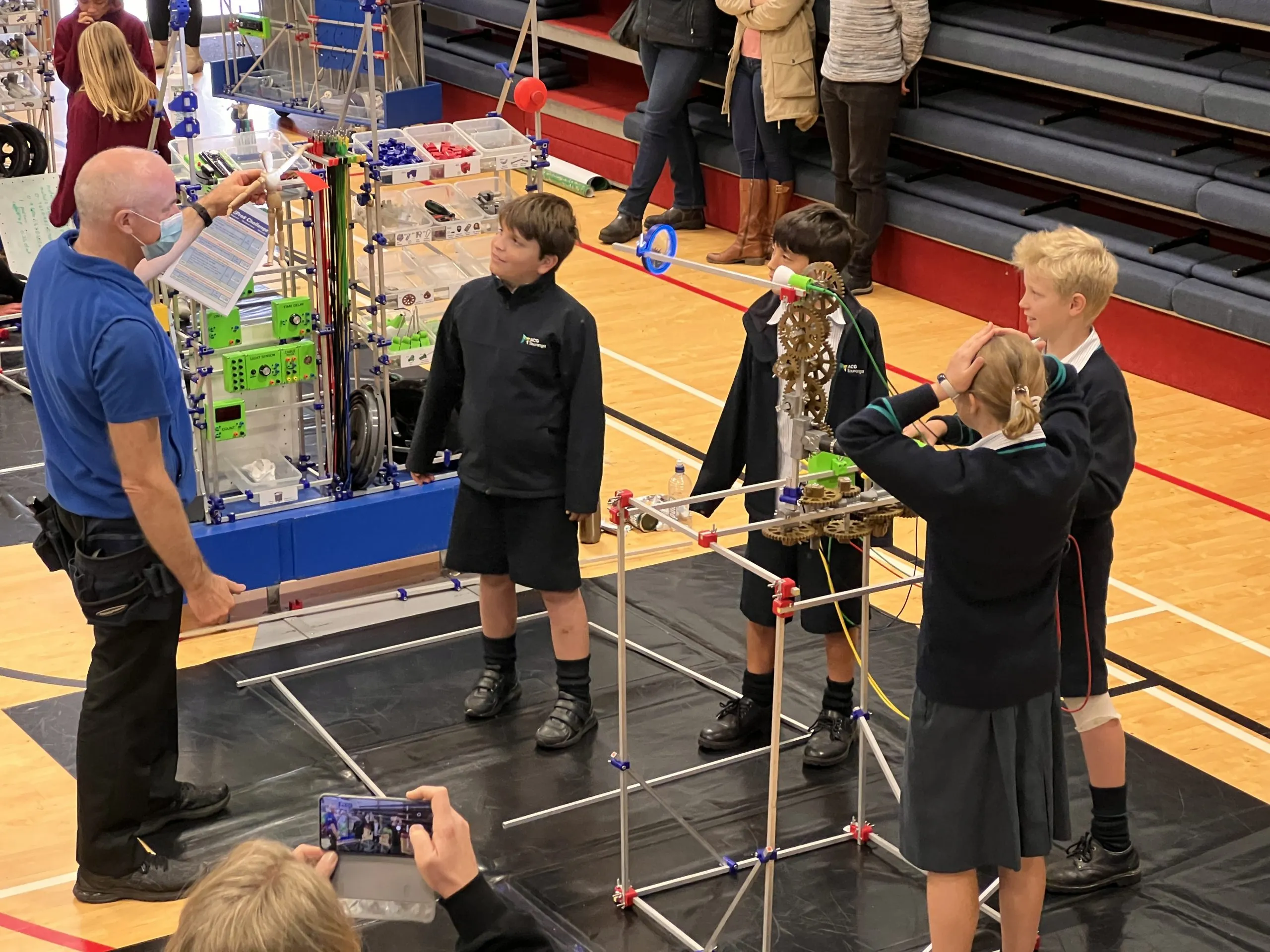 el kellett talalni a babut